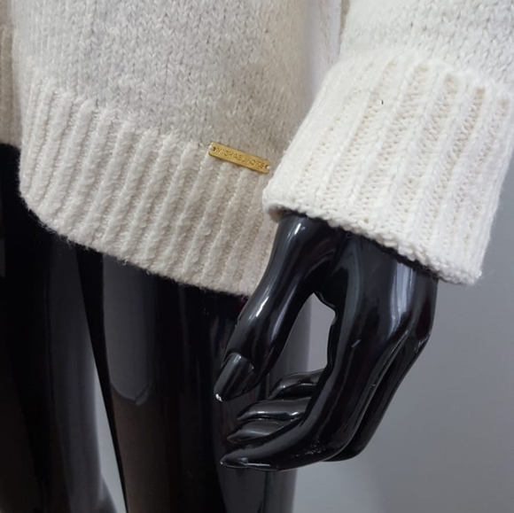 Micheal Kors Classic Long Sleeves Knit Sweater Size L & XL (K) - Picture 8 of 9